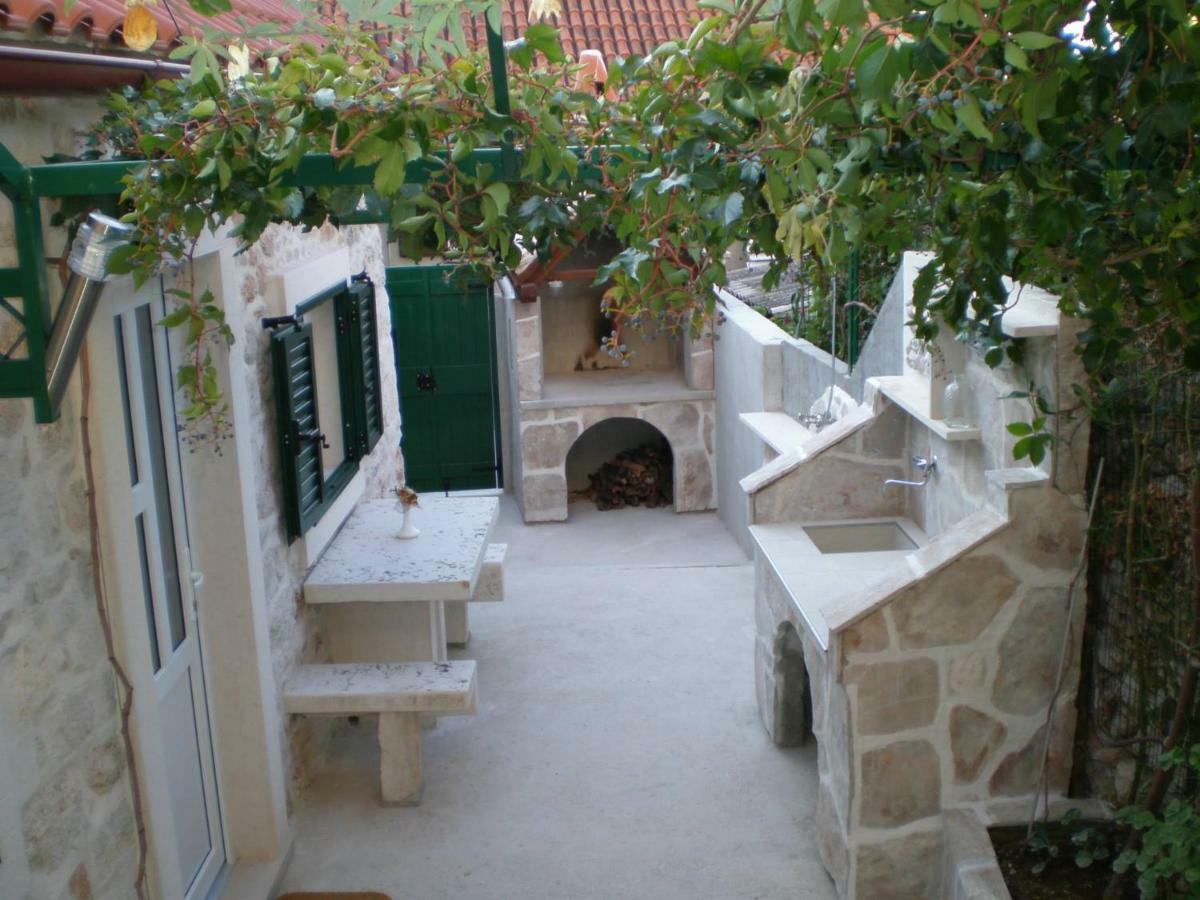 Apartment Menego A2 Bol-Center, Croatia Buitenkant foto