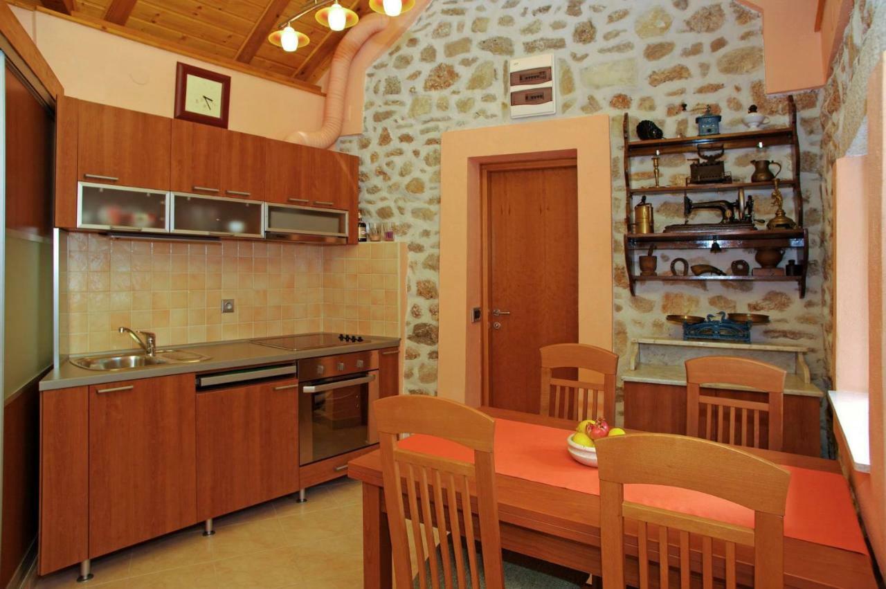Apartment Menego A2 Bol-Center, Croatia Buitenkant foto